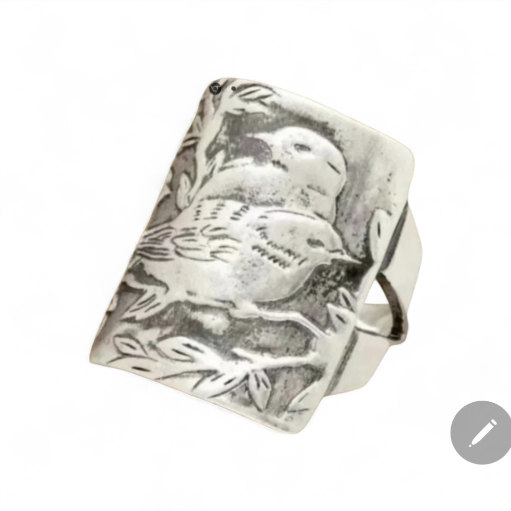 LOVE BIRDS ENGRAVED ON LEAVES RARE FIND QUALITY TITANIUM SILVER NEW SIZE 6 RING - Picture 2 of 5